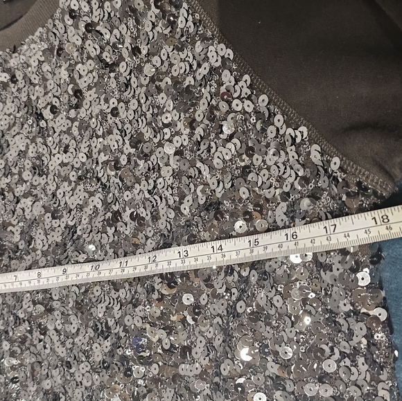 3/$25 Forever 21 | Army Green Sequined Sweatshirt size Medium - Picture 7 of 8